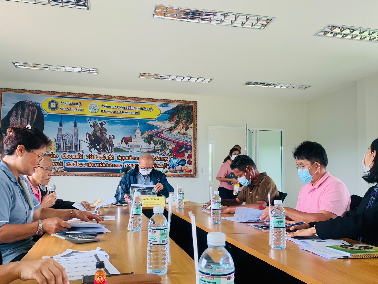 title - ผู้ตรวจราชการกรม ส.ป.ก. ลงพื้นที่เพื่อรับฟังปัญหาของเกษตรกรในโครงการจัดที่ดินแปลงเกษตรเกื้อกูลทับปะตีโมเดล และประชุมติดตามผลการดำเนินงานตามแผนการตรวจราชการ ส.ป.ก.จันทบุรี